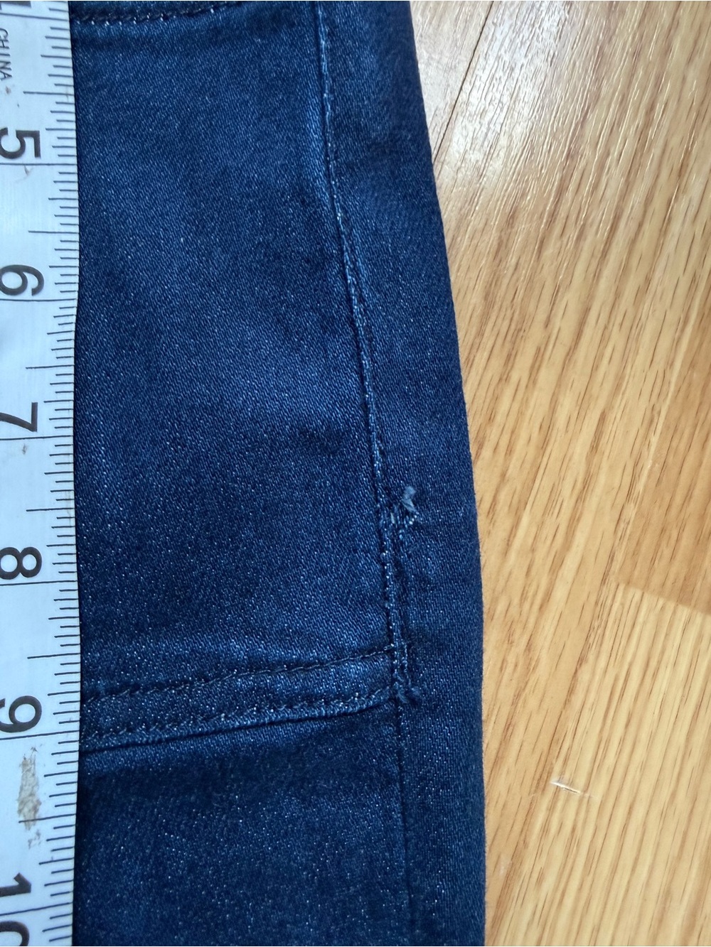 Pilcro The Icon Low-Rise Flare Jeans Dark Wash Size 25 - Picture 15 of 15